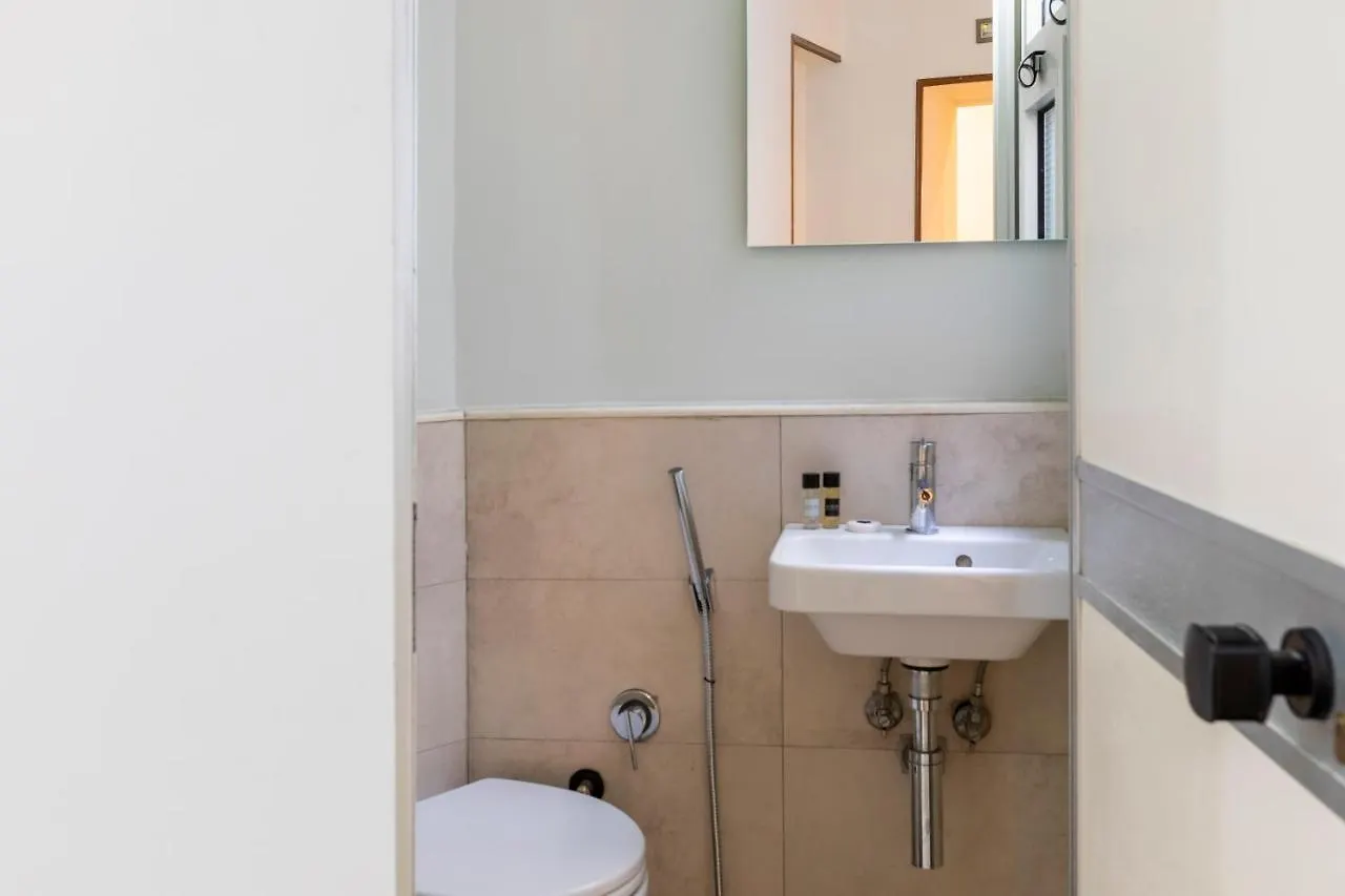 Appartamento Deza Casa Vacanze Nazionale Joy Roma